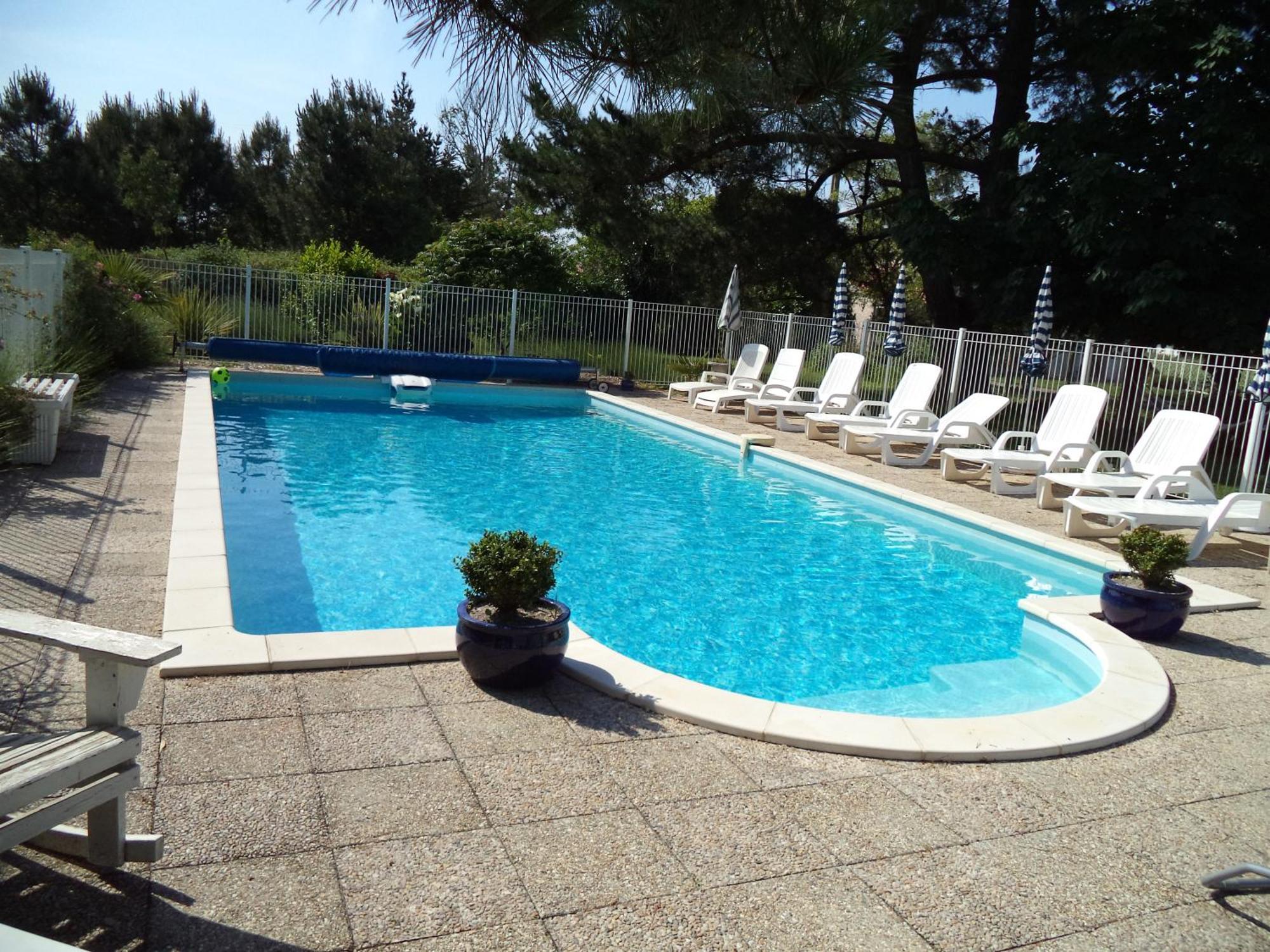 Le Manoir Lacustre Queyrac Exterior photo